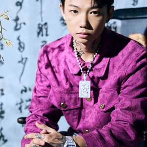 中国男人插继女阴部视频
